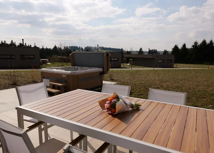 Nature Village - N°28 - 6 Personnes Avec Jacuzzi Pmr 山林小屋 *